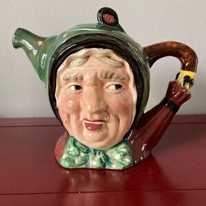 Vintage Beswick - Sairey Gamp (Martin Chuzzlewit - Charles Dickens) 691 Tea Pot